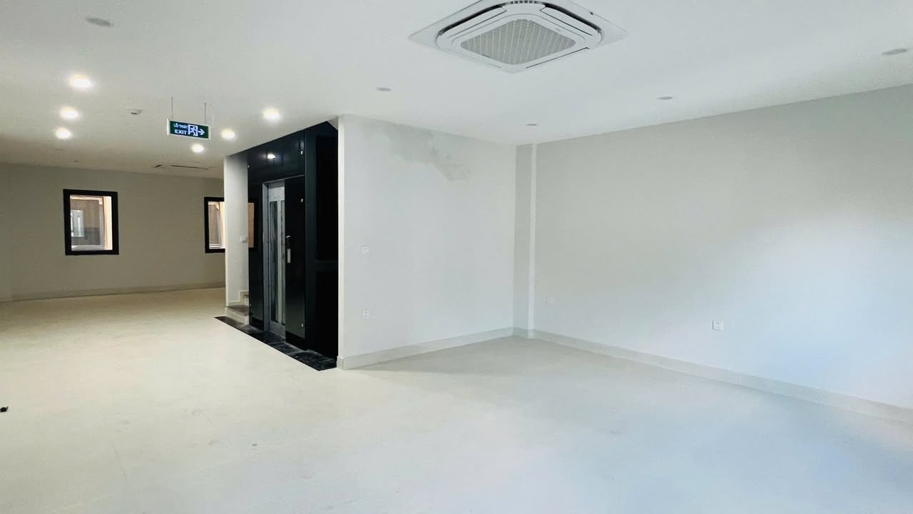 Cho thuê tòa nhà 6 tầng tại Nguyễn Xiển, Hạ Đình, 93m² - Mặt tiền đắc địa, giá 50 triệu/tháng!