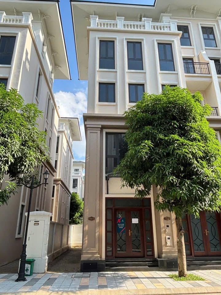 Townhouse 90m² tại Khu Đô Thị Vinhomes Ocean Park 3 - Vị trí trung tâm giải trí hiếm có!