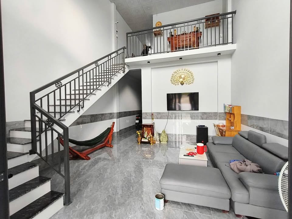 Nhà gác lửng mới 100m² tại phường Tân Xuyên, Cà Mau - Giá chỉ 1 tỷ