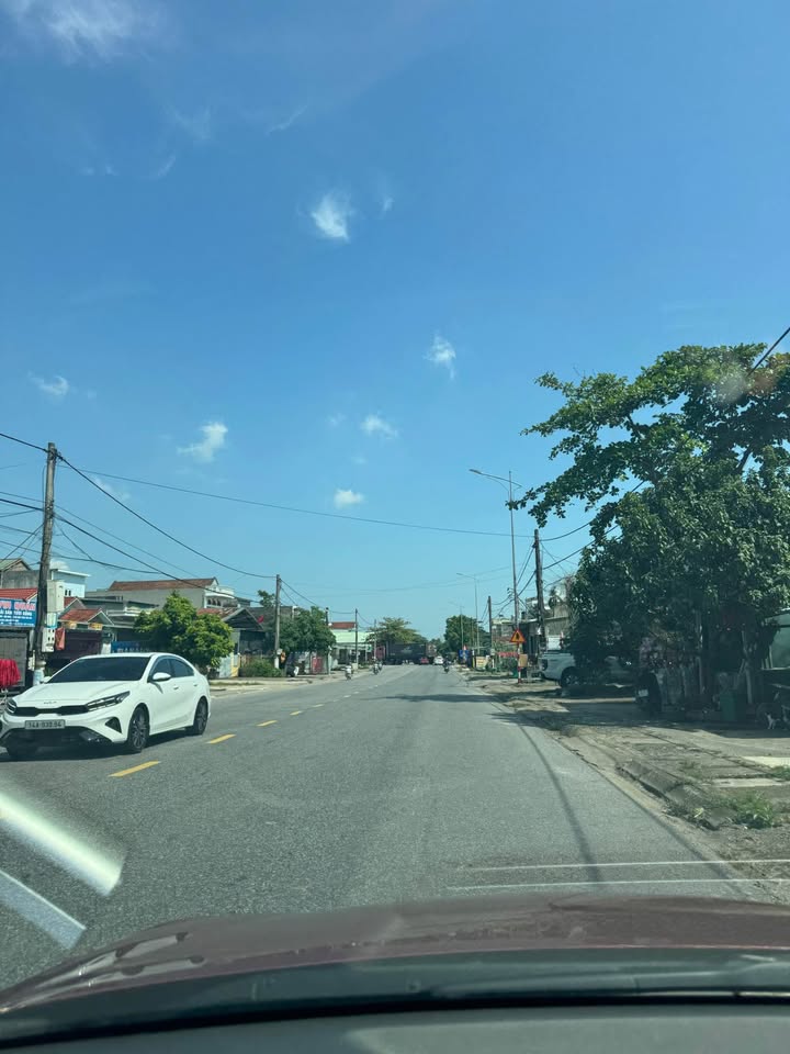 Đất nền Móng Cái 120m² giá 1 tỷ - Vị trí đẹp, kinh doanh thuận lợi!