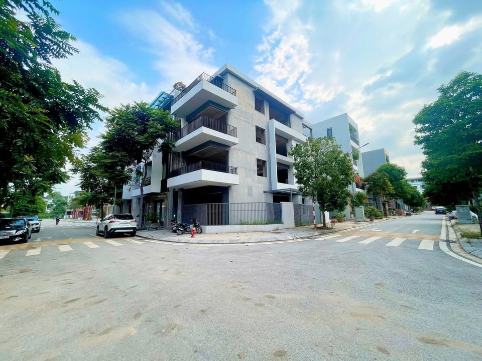 Nhà liền kề 4 tầng tại Khu đô thị Lạc Ngàn 90m² giá 6.9 tỷ - Cơ hội đầu tư tuyệt vời!