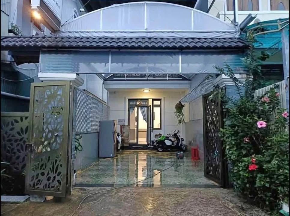 Cho thuê nhà mặt tiền Đường Tô Vĩnh Diện, Đà Lạt - Nội thất đẹp, hướng Đông!