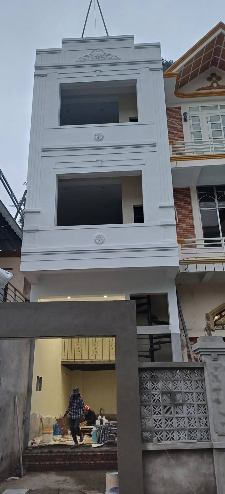 Nhà nguyên căn 3 tầng tại Uông Bí - Thích hợp kinh doanh và sinh sống!