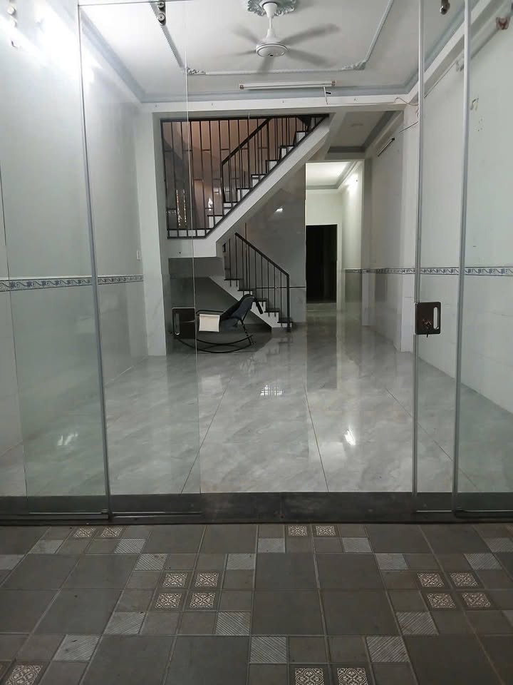 Nhà cho thuê mặt tiền kinh doanh Miếu Bình Đông, quận Bình Tân 96m² - Thích hợp cho gia đình và văn phòng