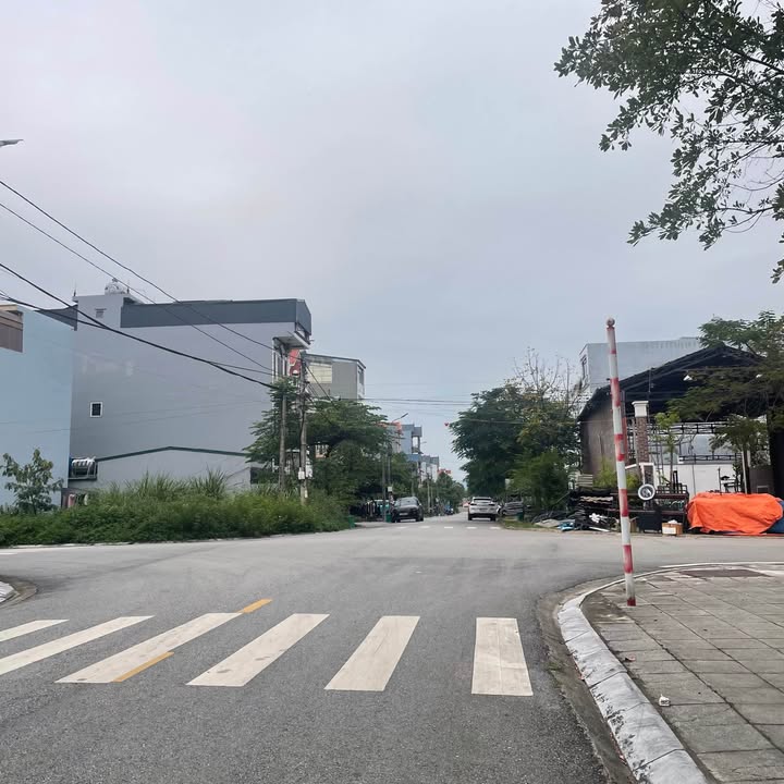 Nhà cấp 4 bán đất đường Mạc Đĩnh Chi, Móng Cái 97m² - Kinh doanh sinh lời ngay!