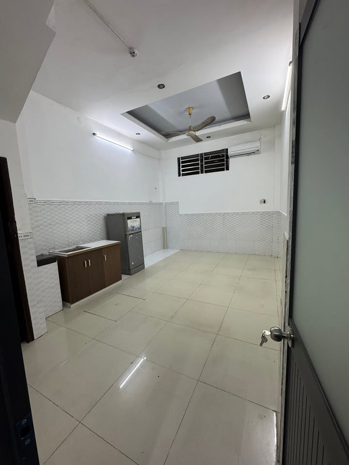 Phòng cho thuê tại 209 Tôn Thất Thuyết, Quận 4, 30m² - Nội thất đầy đủ, giá 4.5 triệu!