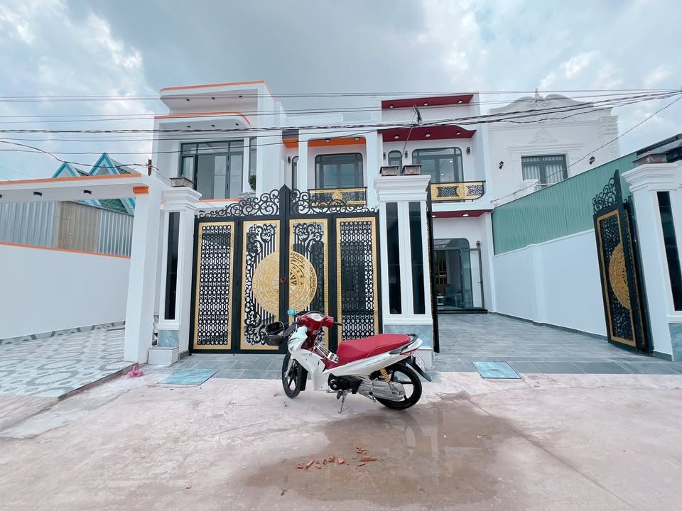 Nhà mặt tiền Tập Đoàn 8, Cần Giuộc, 7m² giá 1.95 tỷ - Chính chủ bán gấp!