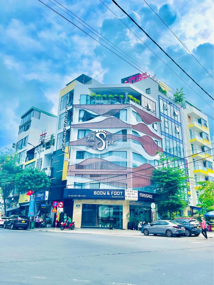 Nhà 6 tầng góc 2 mặt tiền đường Nguyễn Thiện Thuật, Nha Trang - Diện tích 42m², giá 34 tỷ - Đầu tư sinh lời ngay!