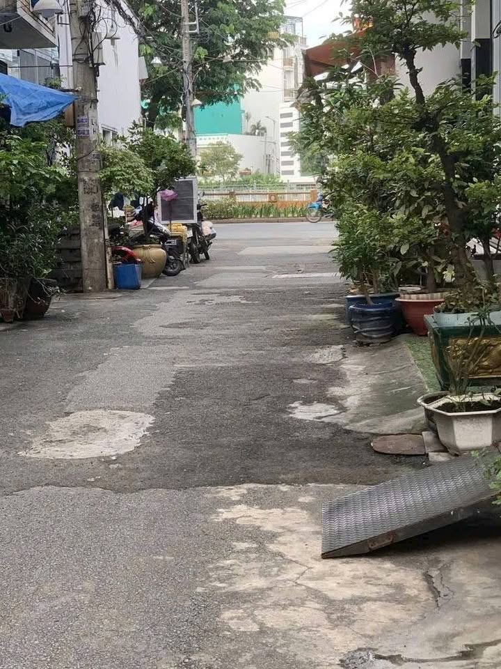 Nhà cho thuê Phạm Văn Chí, Quận 6 - 30m² giá 11 triệu, đầy đủ nội thất!