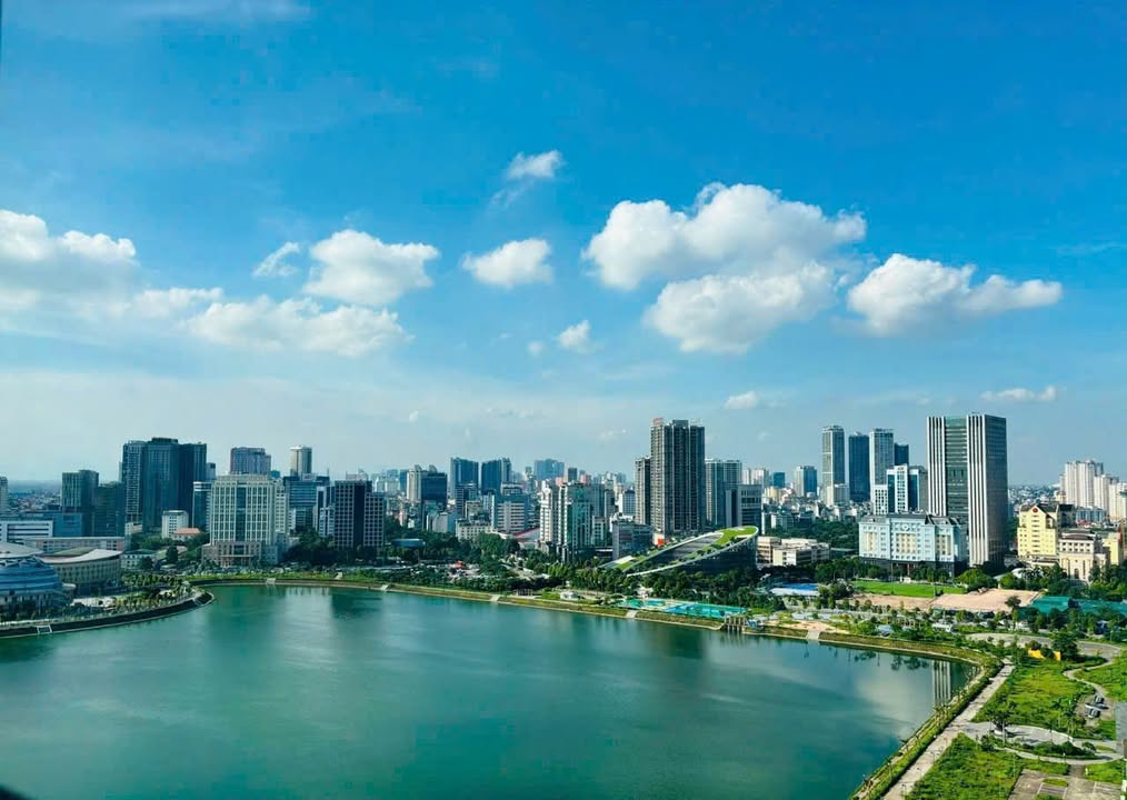 Căn hộ Vinhomes Skylake Phạm Hùng 66m² giá 9.6 tỷ - Full nội thất sang trọng!