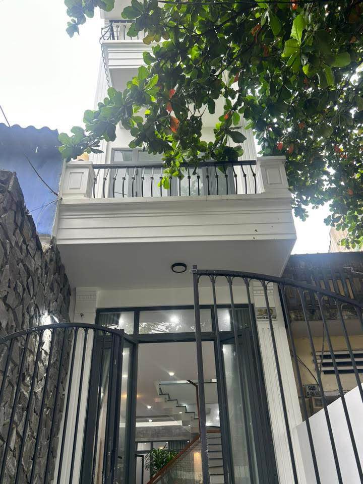 Nhà 3 tầng mặt tiền Nguyễn Công Trứ, Tuy Hoà 67m² giá 3.75 tỷ - Không thể bỏ lỡ!