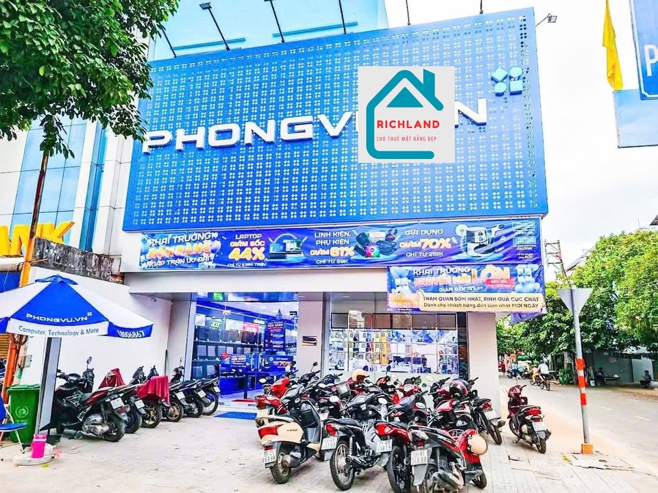 Cho thuê mặt bằng góc 2 mặt tiền đường Phan Đăng Lưu, Bình Thạnh 300m² - Vị trí kinh doanh đắc địa!