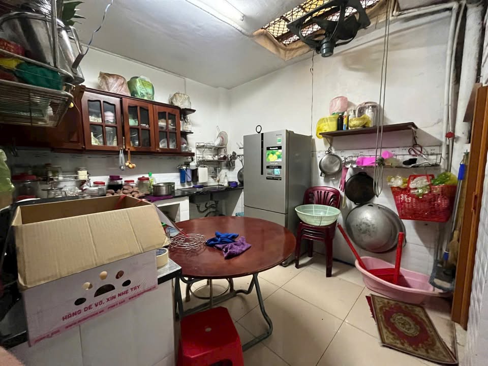 Nhà phố mặt tiền Nguyễn Tri Phương, Quận 10 - 70m² giá 10.8 tỷ - Sổ đỏ chính chủ!