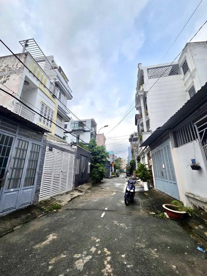 Nhà phố 2 lầu Huỳnh Tấn Phát Nhà Bè 72m² giá 6.5 tỷ - Sẵn sàng vào ở ngay!