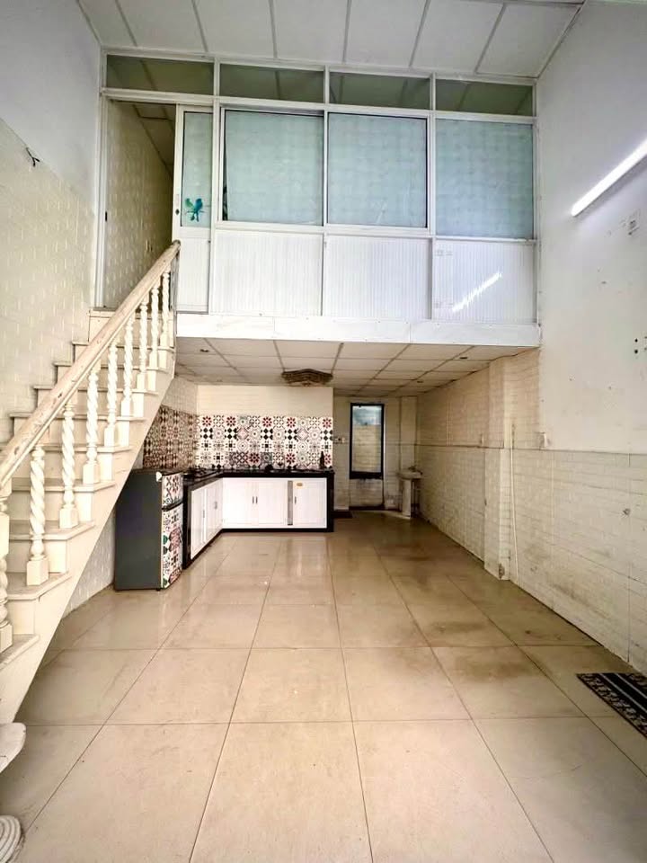 Nhà gác lửng 2 mặt tiền Núi Thành 30m² giá 3.65 tỷ - Đầu tư sinh lời ngay!