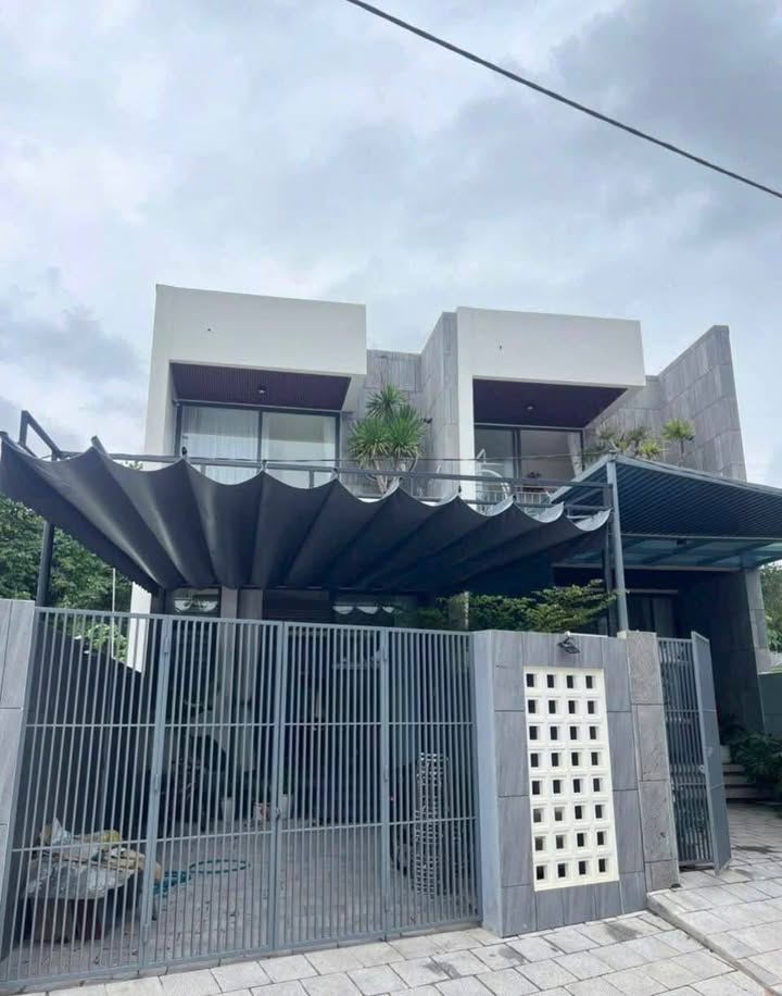 Nhà 2 Tầng Vũ Ngọc Phan, Thủy Xuân 101m² giá 2.9 tỷ - Ô tô đậu sân, công năng đầy đủ!