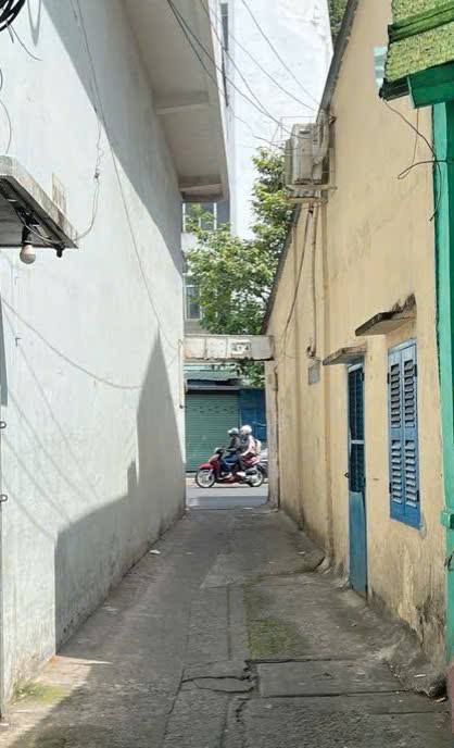 Nhà riêng Trần Phú, Q5, 33m², Giá 5.3 tỷ - Vị trí đắc địa, đầu tư sinh lời!