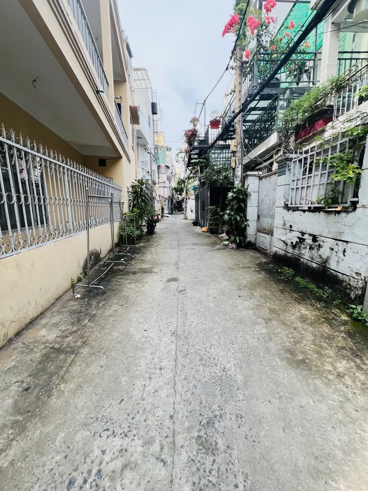 Nhà riêng đường Nguyễn Xí Bình Thạnh 70m² giá 9.7 tỷ - Căn góc 3 mặt thoáng