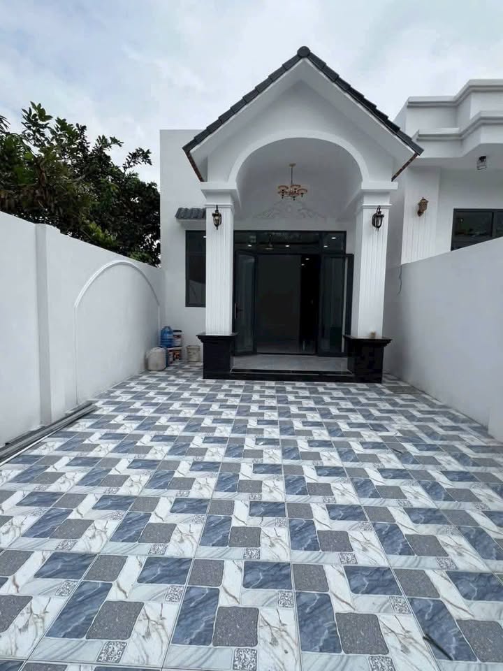 Nhà cấp 4 mái thái 150m² giá 1.749 tỷ - Thiết kế Tân cổ điển sang trọng!