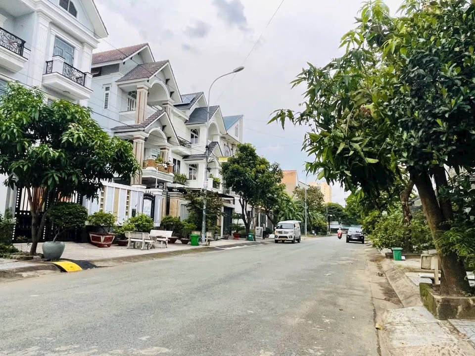 Đất nền Phước Long B, Quận 9 - 166m² giá 15 tỷ - Cơ hội đầu tư hấp dẫn!