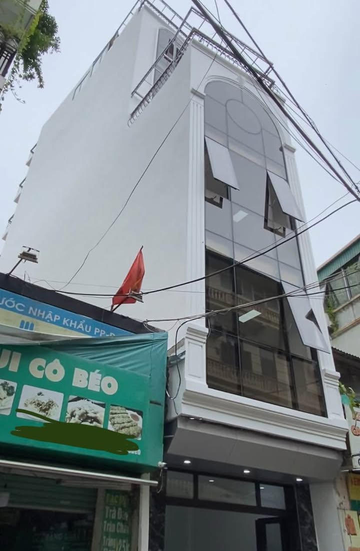 Bán gấp FrontHouse 79m² tại Tôn Đức Thắng, Đống Đa, giá 26 tỷ - Kinh doanh sầm uất!