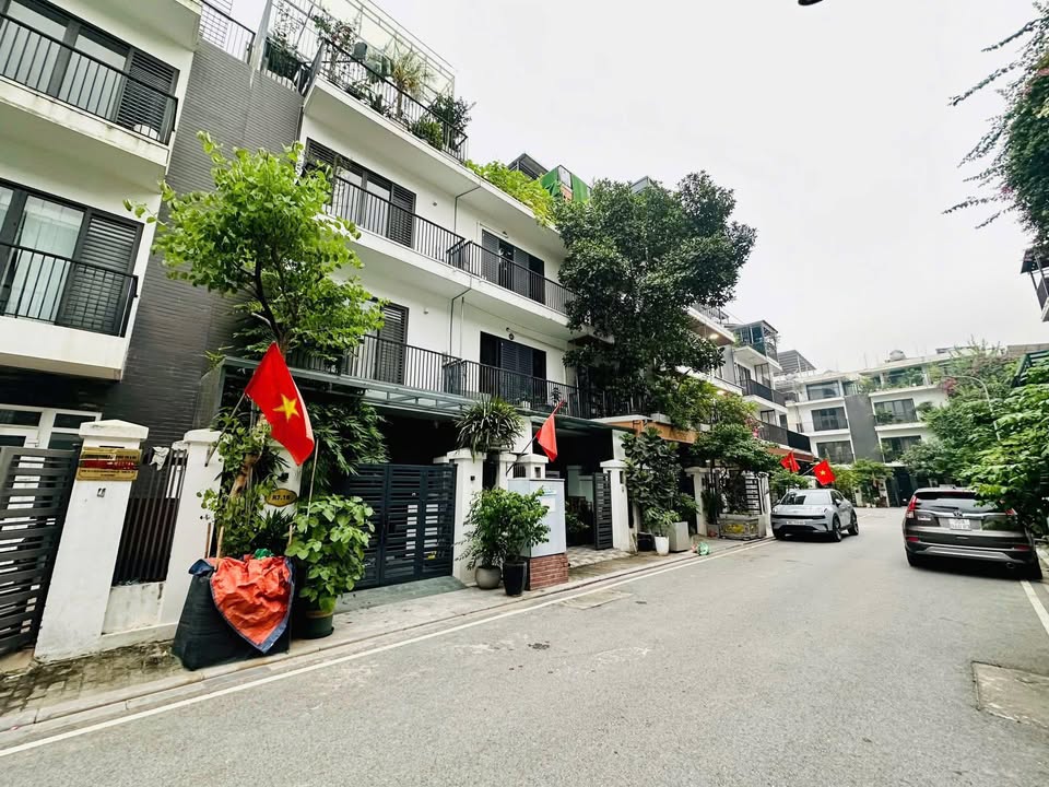 Biệt thự liền kề The Eden Rose, Nguyễn Xiển 82.5m² giá 20.8 tỷ - An ninh 24/7, khu dân trí cao!