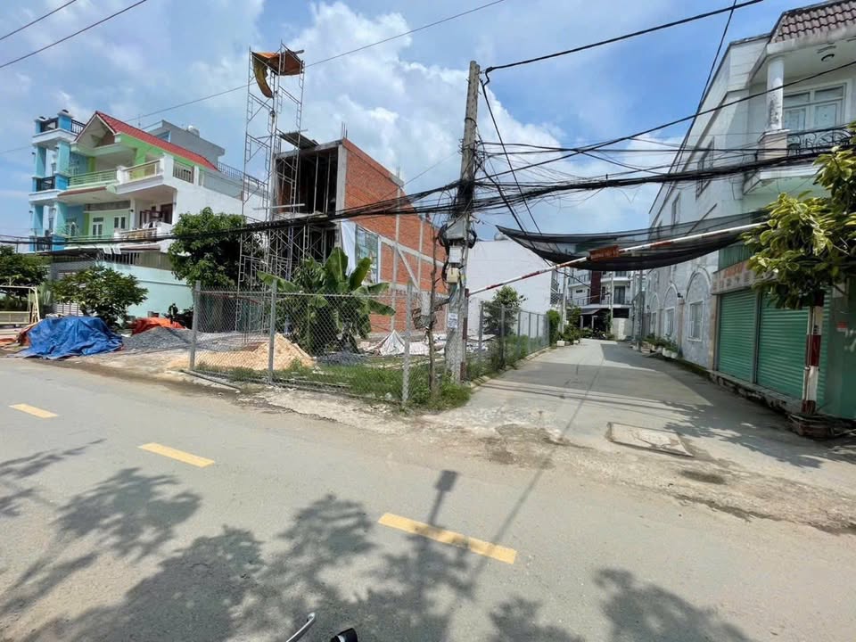 Bán đất góc 2 mặt tiền Hẻm 140 đường Vườn Lài 220m² giá 15 tỷ - Đầu tư sinh lời ngay!