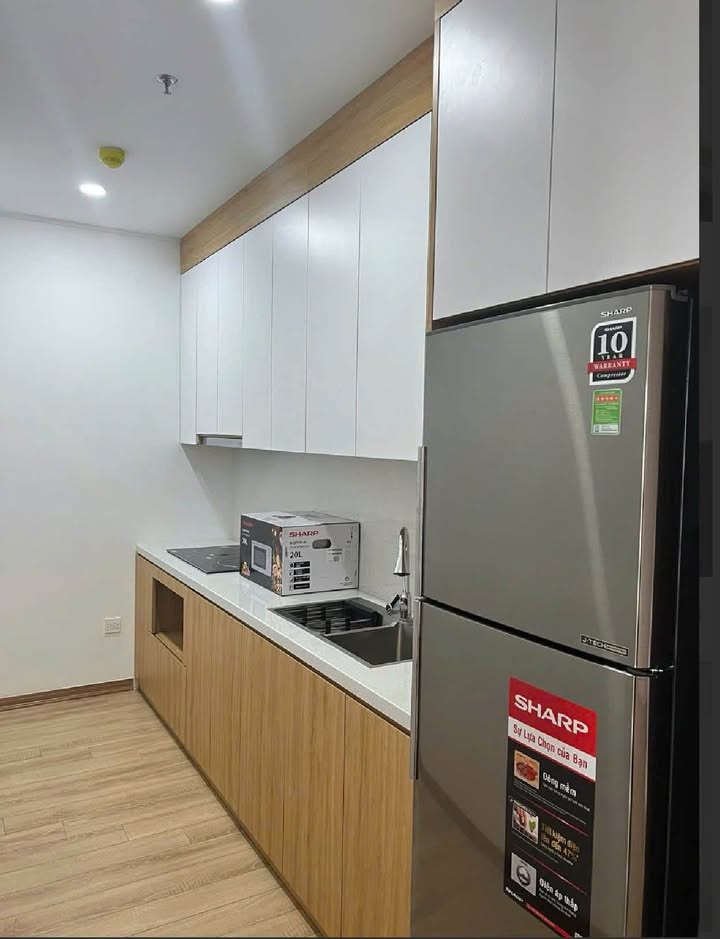 Căn hộ Cầu Giấy CenterPoint 80m² giá 15.5 triệu - Full nội thất, sẵn xe ô tô