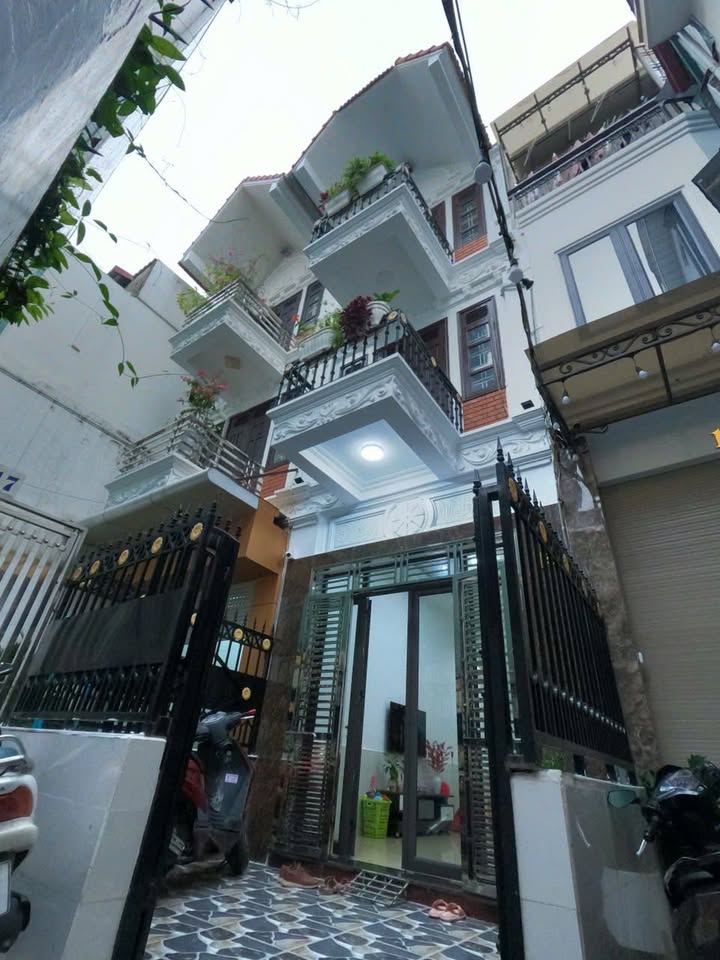 Nhà 3 tầng tại Lạch Tray, Hải Phòng - Giá 3.85 tỷ - Hướng Đông Bắc, an ninh tốt!