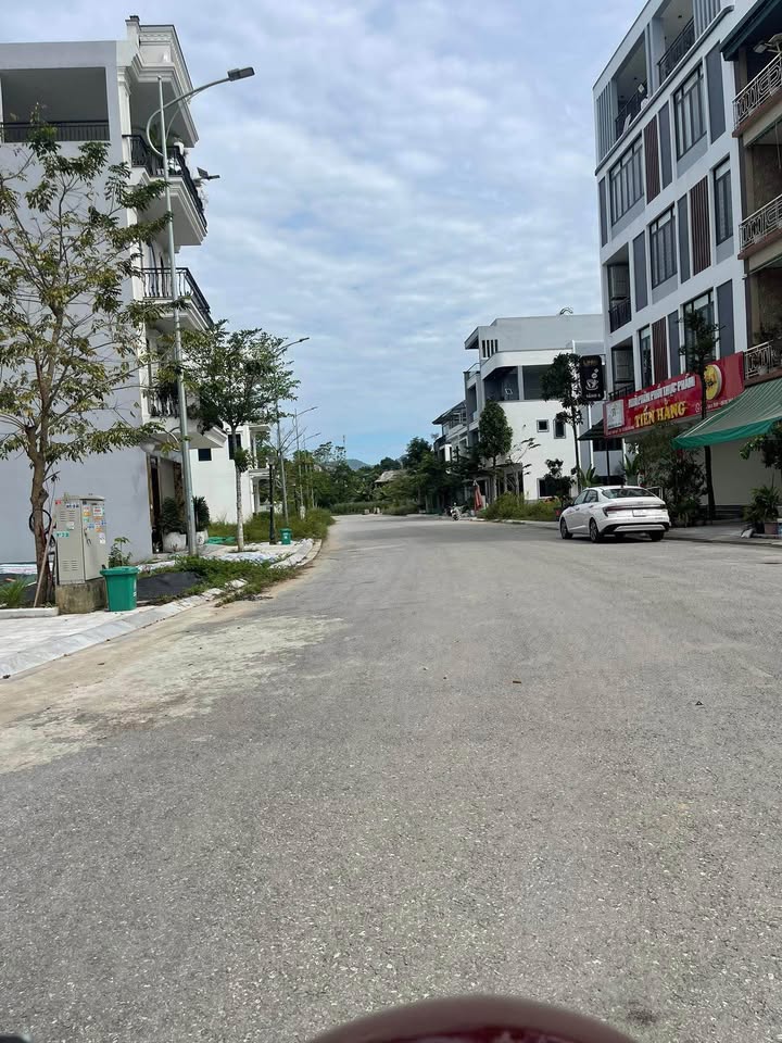 Biệt thự Đức Hùng Tân Hà 200m² giá 7 tỷ - Vị trí đắc địa gần trung tâm!