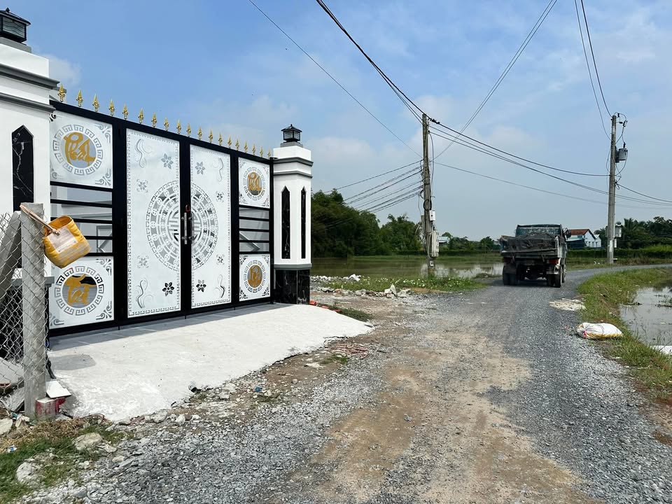 Nhà cấp 4 mặt tiền đường Chùa Thiện Mụ 144m² giá chỉ 2.1 tỷ - Chính chủ bán gấp!