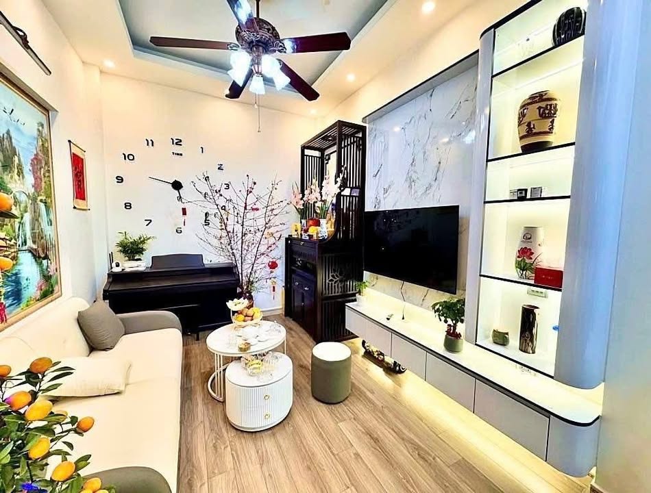 Nhà 5 tầng khu phố 10 Yên Nghĩa 37m² chỉ 5 tỷ - Sổ đỏ chính chủ!