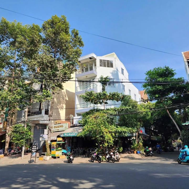 Bán nhà mặt tiền Nguyễn Gia Trí, Bình Thạnh 186m² giá 57.5 tỷ - Cơ hội đầu tư hấp dẫn!