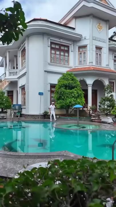 Siêu Dinh Thự Hồ Bơi Riêng Thủ Đức 983m² giá 79 tỷ - Sang trọng đẳng cấp