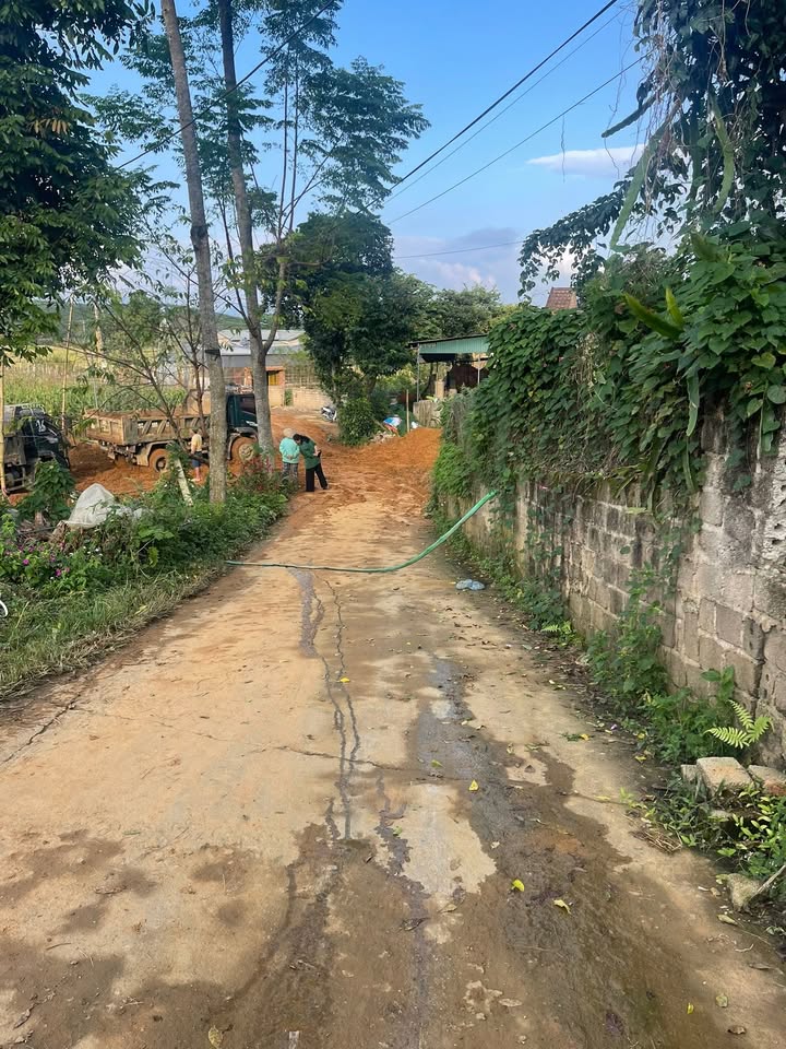 Đất nền Vân Sơn Mộc Châu 2400m² giá 3 tỷ - Vị trí đắc địa, tiện ích xung quanh!