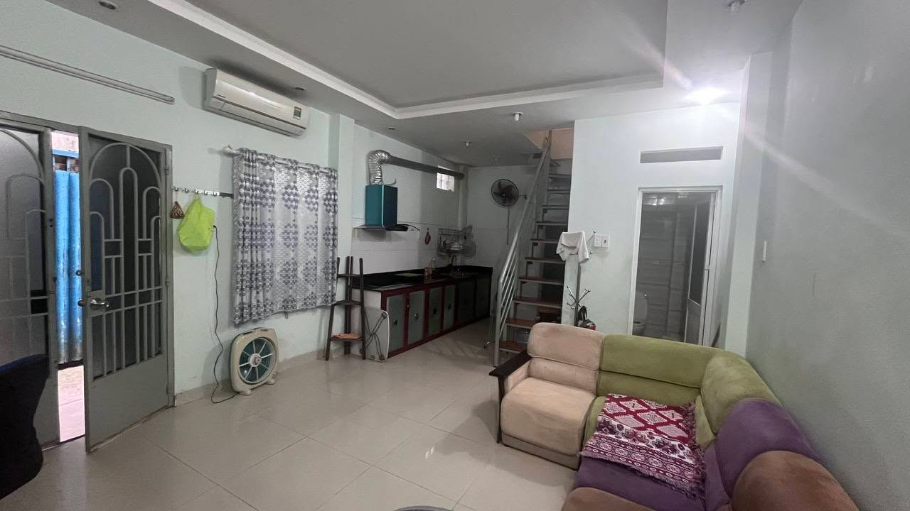 Nhà cho thuê đường Cách Mạng Tháng 8, Tân Bình 32m² giá 9 triệu - Phù hợp cho gia đình nhỏ!