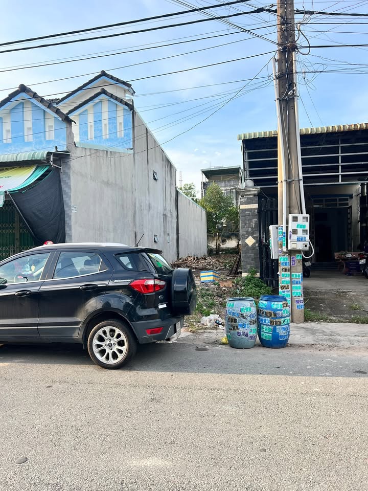 Đất nền Bến Cát 150m² giá 2 tỷ - Đường nhựa thông thoáng, pháp lý đầy đủ!