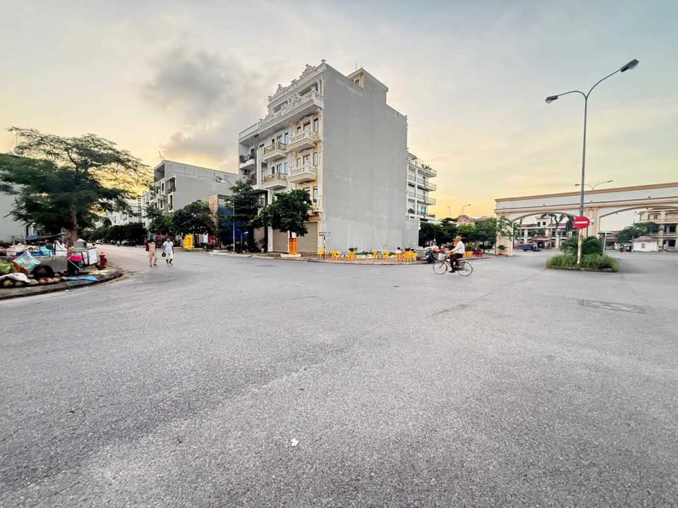 Đất nền khu đô thị Cựu Viên Kiến An 200m² giá 12.5 tỷ - Kinh doanh sầm uất!