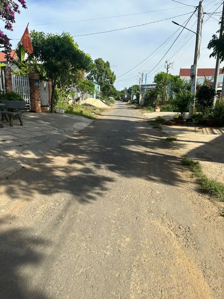 Đất nền tại đường Trần Nhân Tông, huyện Ea Kar, diện tích 210m² - Giá thỏa thuận cực hấp dẫn!