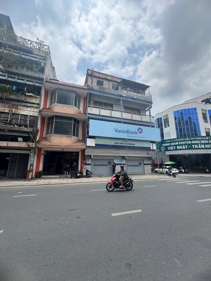 Nhà mặt tiền Kinh doanh Trần Hưng Đạo, Quận 5, 323m² giá 120 tỷ - Sổ hồng riêng từng căn!