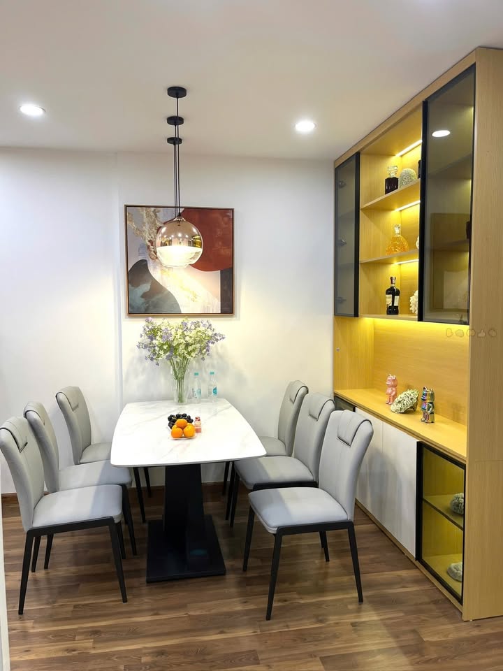 Căn hộ Central Point 219 Trung Kính 74m² giá 7.6 tỷ - Full nội thất, sẵn sàng sang tên!