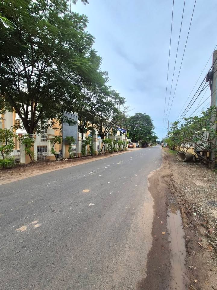 Đất mặt tiền đường Trường Chinh, phường Ninh Thạnh, 127m² - Vị trí đẹp cho kinh doanh!
