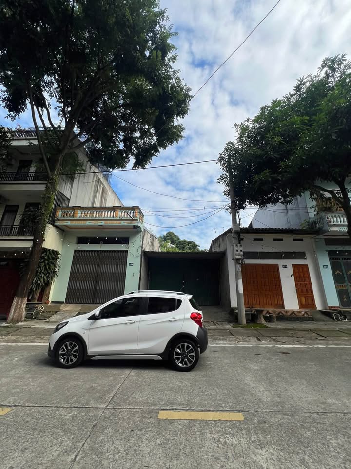 Đất chính chủ đường Hoàng Trường Minh, Bắc Cường, Lào Cai 100m² giá 3 tỷ - Vị trí đắc địa gần trường, chợ!