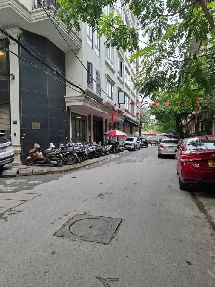 Cho thuê nhà liền kề 100m² ngõ 100 phố Trung Kính, Cầu Giấy - Giá chỉ 20 triệu/tháng!