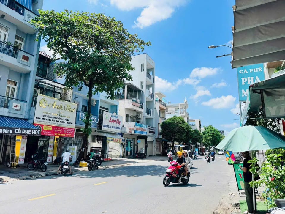 FrontHouse mặt tiền Tân Hương Tân Phú 76m² giá 13.5 tỷ - Giá tốt hiếm có!