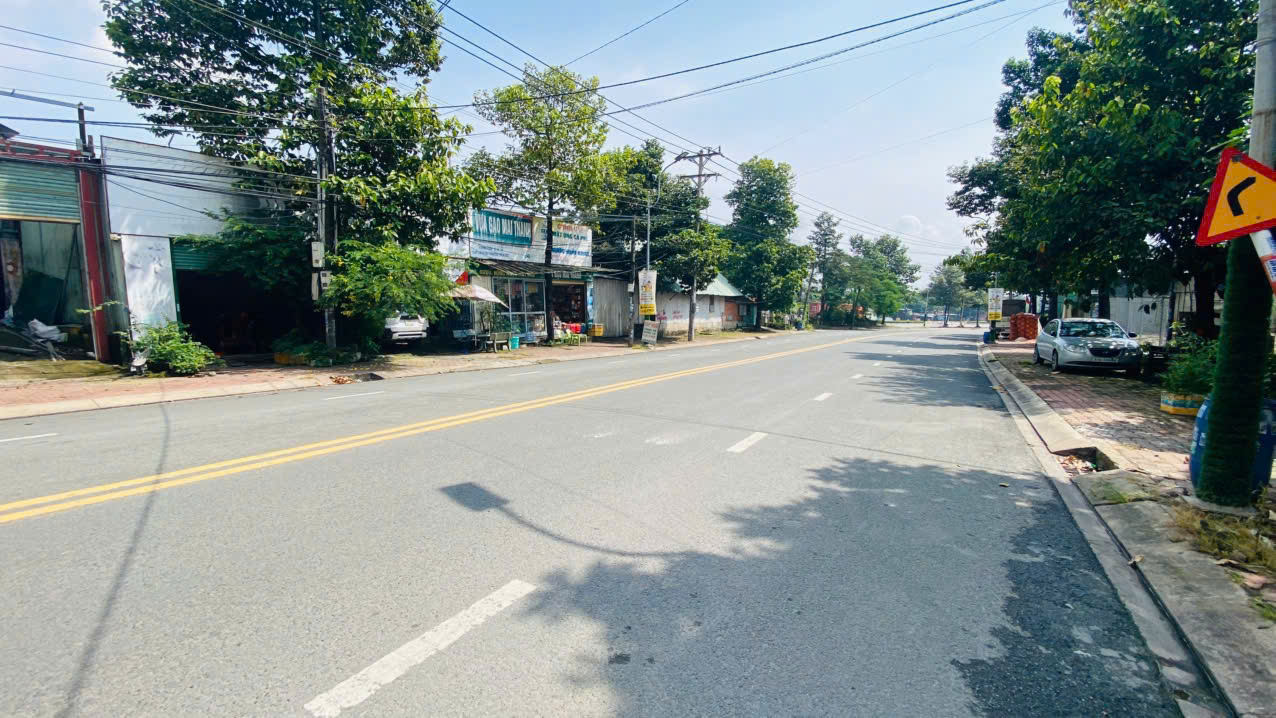 Đất mặt tiền Bùi Thị Xuân, Dĩ An 108,1m² giá 3,95 tỷ - Đầu tư kinh doanh lý tưởng!