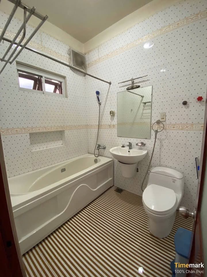 Nhà cho thuê 833 Long Bình Tân 100m² - Sân vườn thoáng mát, tiện nghi đầy đủ!