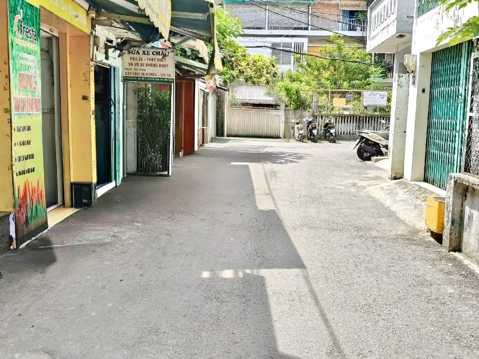 Nhà mặt tiền Hoàng Hoa Thám, Bình Thạnh 120m² giá 13.29 tỷ - Tiềm năng đầu tư lớn!