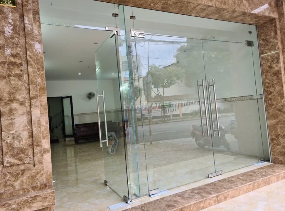 Cho thuê mặt bằng Phan Đăng Lưu, Hải Châu 100m² giá 12 triệu - Vị trí đắc địa cho kinh doanh!