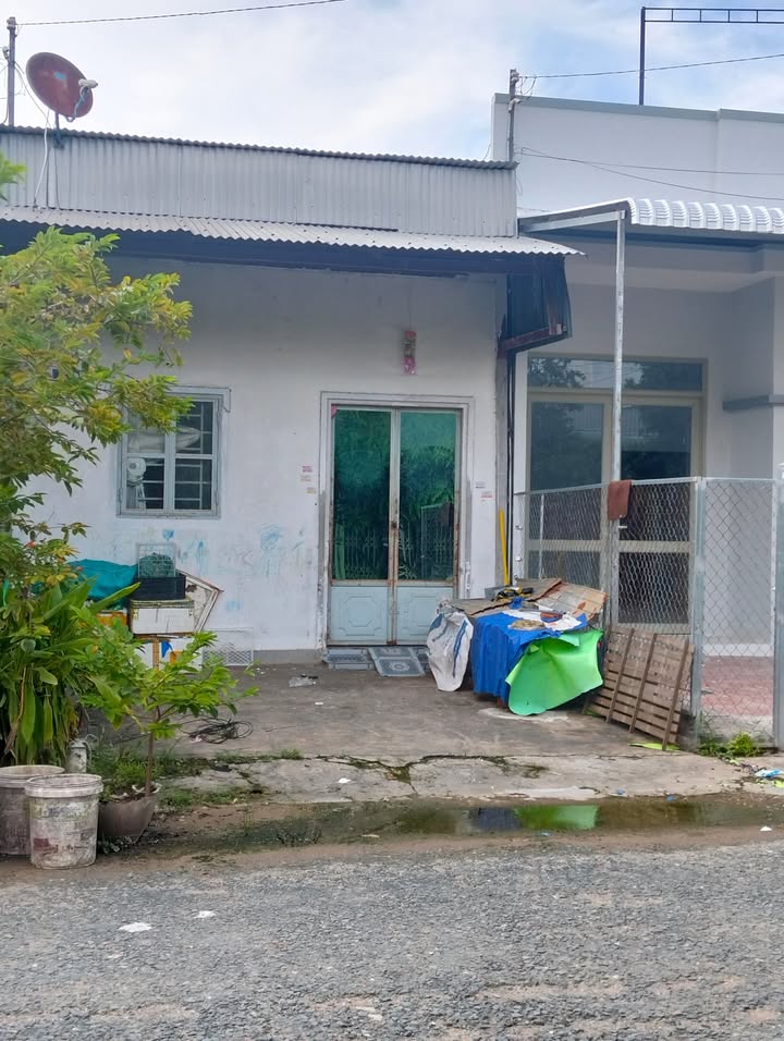 Nhà tiền chế 72m² tại phường Mỹ Hòa, giá chỉ 1.35 tỷ - Cơ hội sở hữu ngay!